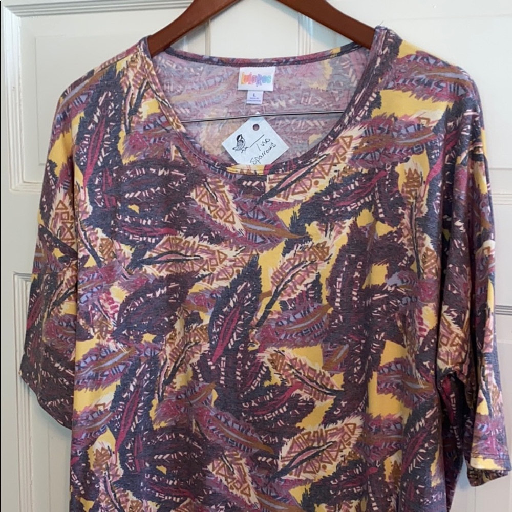NWT LulaRoe Irma tee